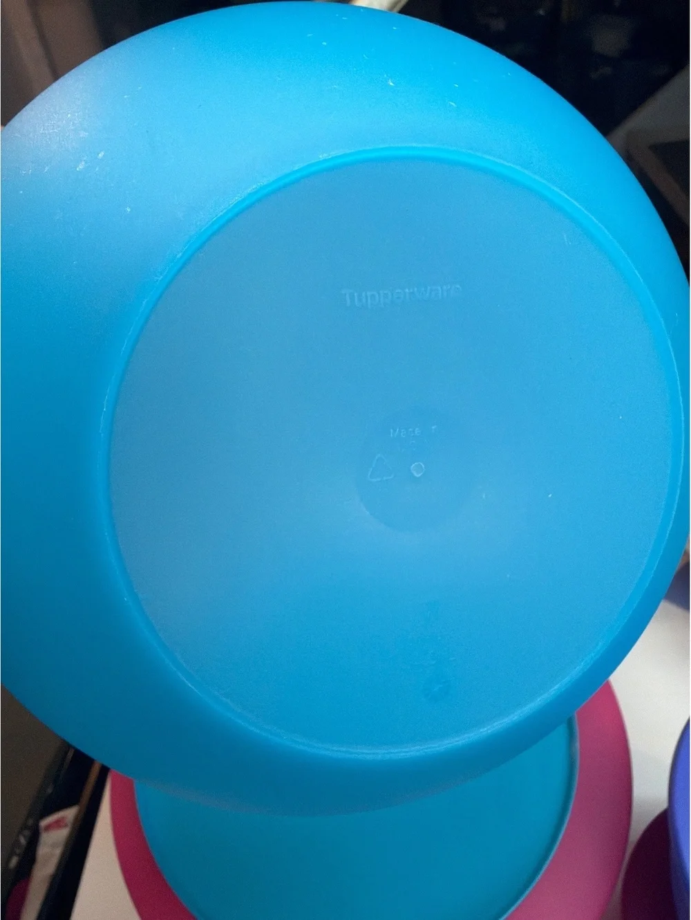 Tupperware Beautiful Set of 4 Impressions Mixing Bowls in Bright Colors